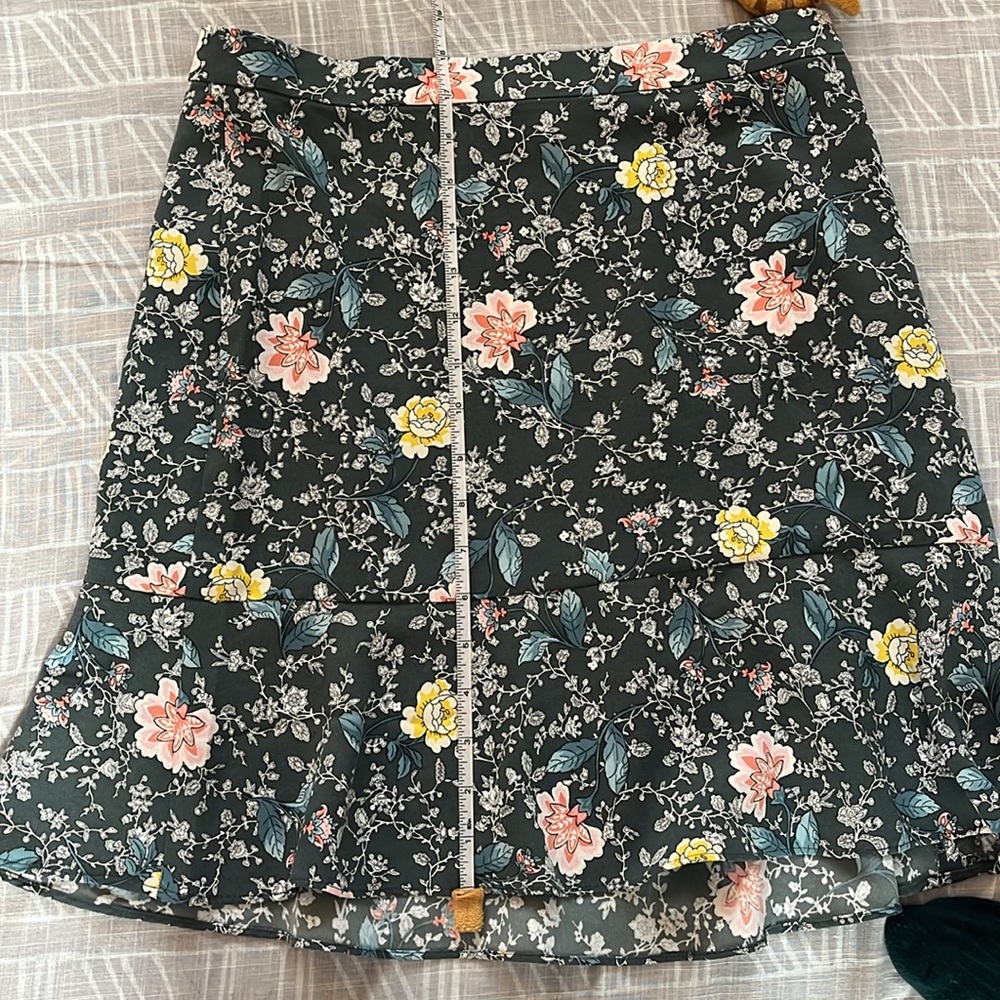 Loft Ruffle Skirt - Picture 7 of 8
